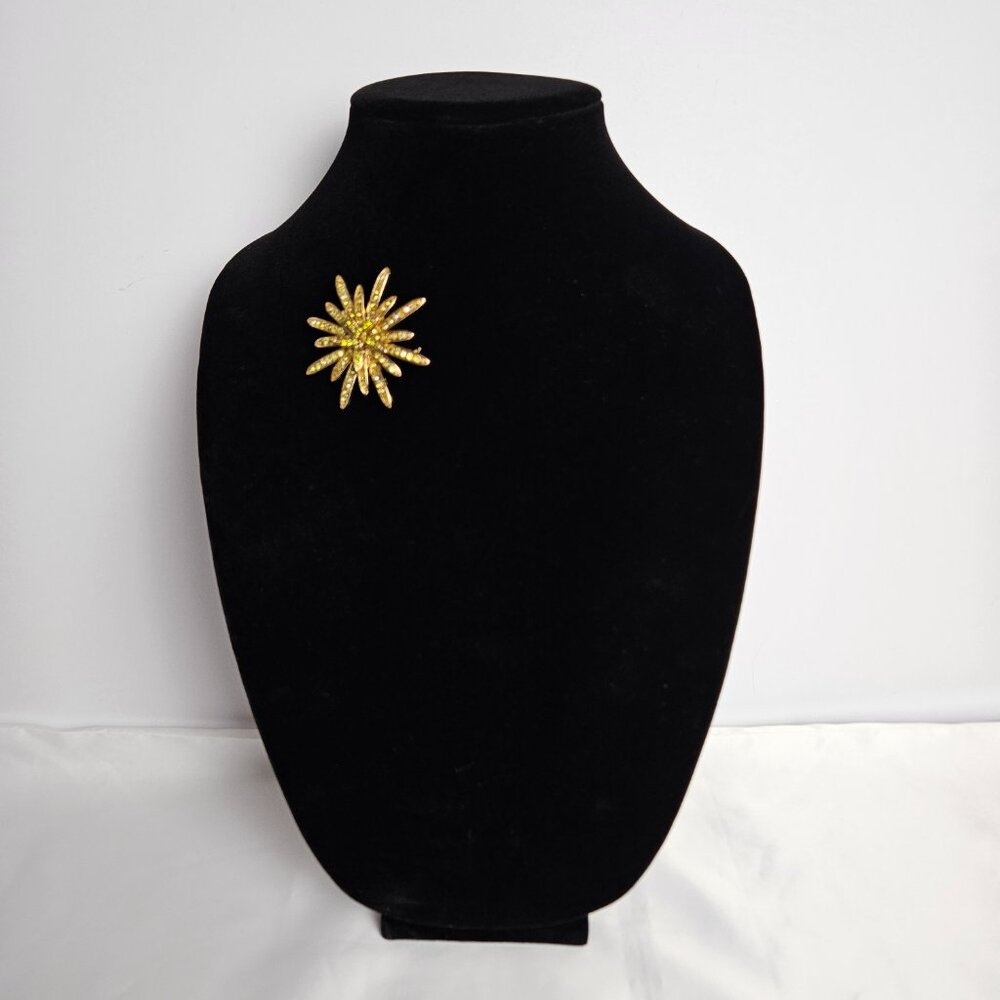 Vintage Gold Tone Layered Starburst Brooch Green Rhinestones Sparkle Statement P